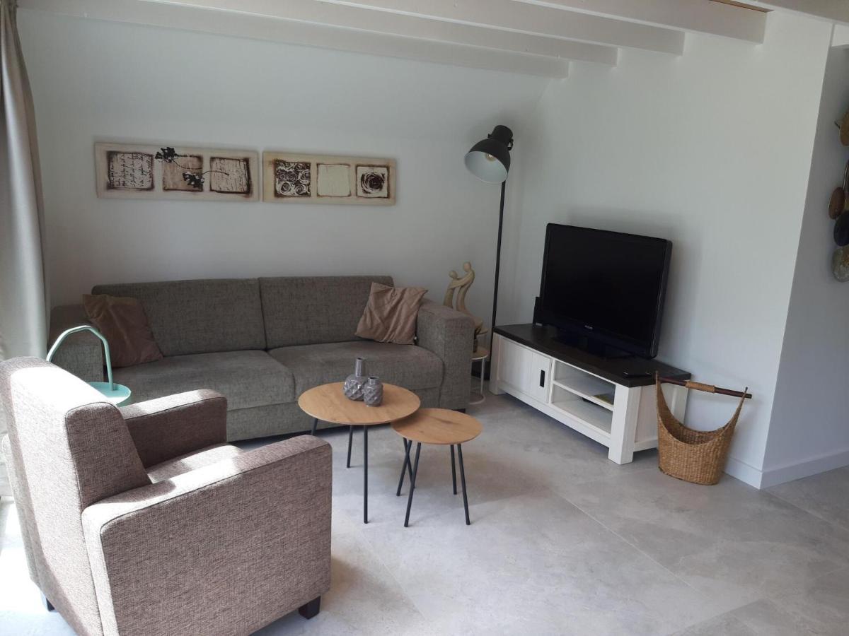 Stylish Holiday Home By The Sea Tuitjenhorn ภายนอก รูปภาพ