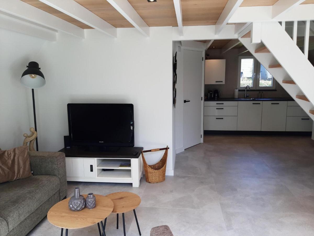 Stylish Holiday Home By The Sea Tuitjenhorn ภายนอก รูปภาพ