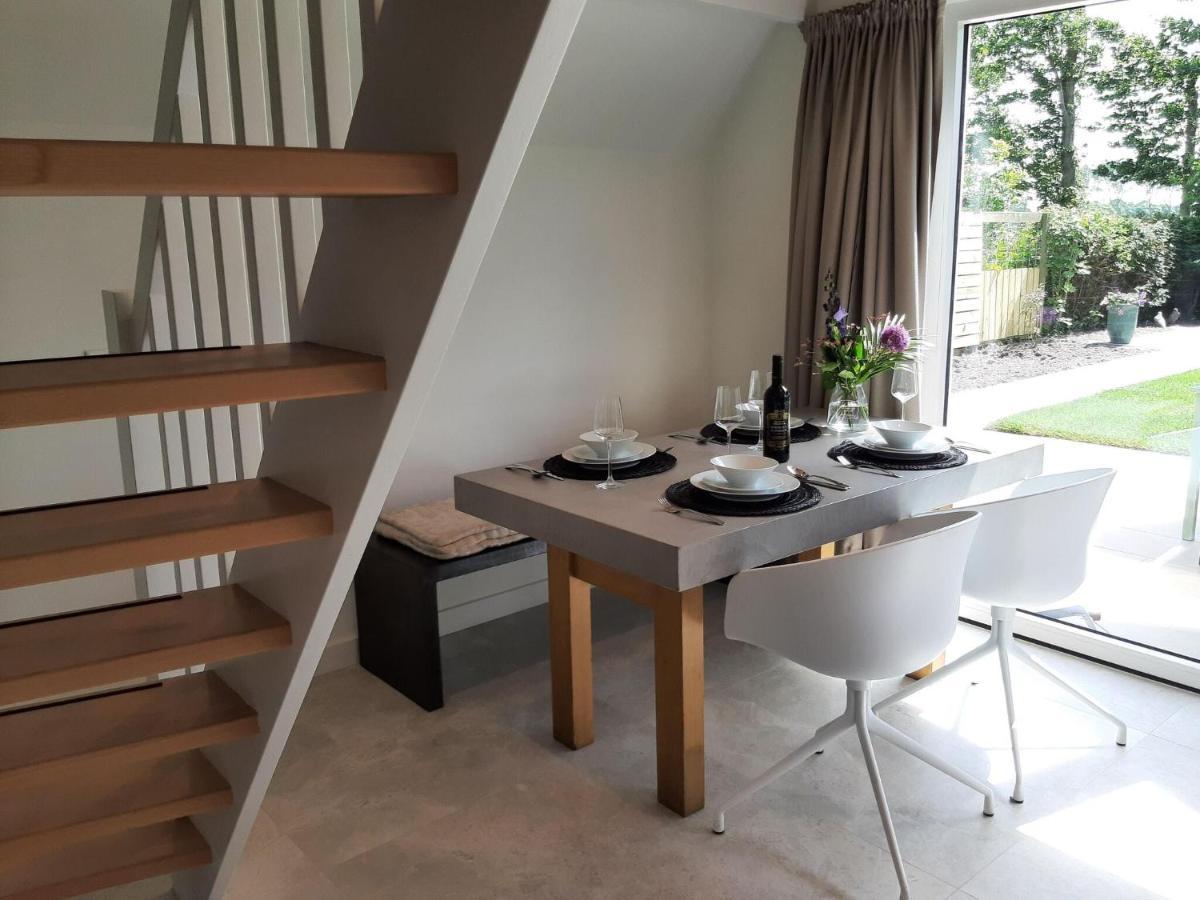 Stylish Holiday Home By The Sea Tuitjenhorn ภายนอก รูปภาพ