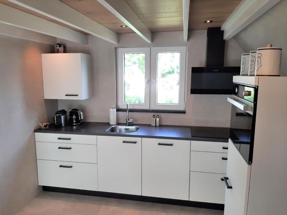 Stylish Holiday Home By The Sea Tuitjenhorn ภายนอก รูปภาพ